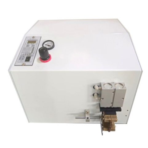 Automatic knitting machine